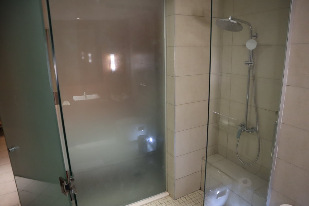 Accra Marriott Hotel – Shower