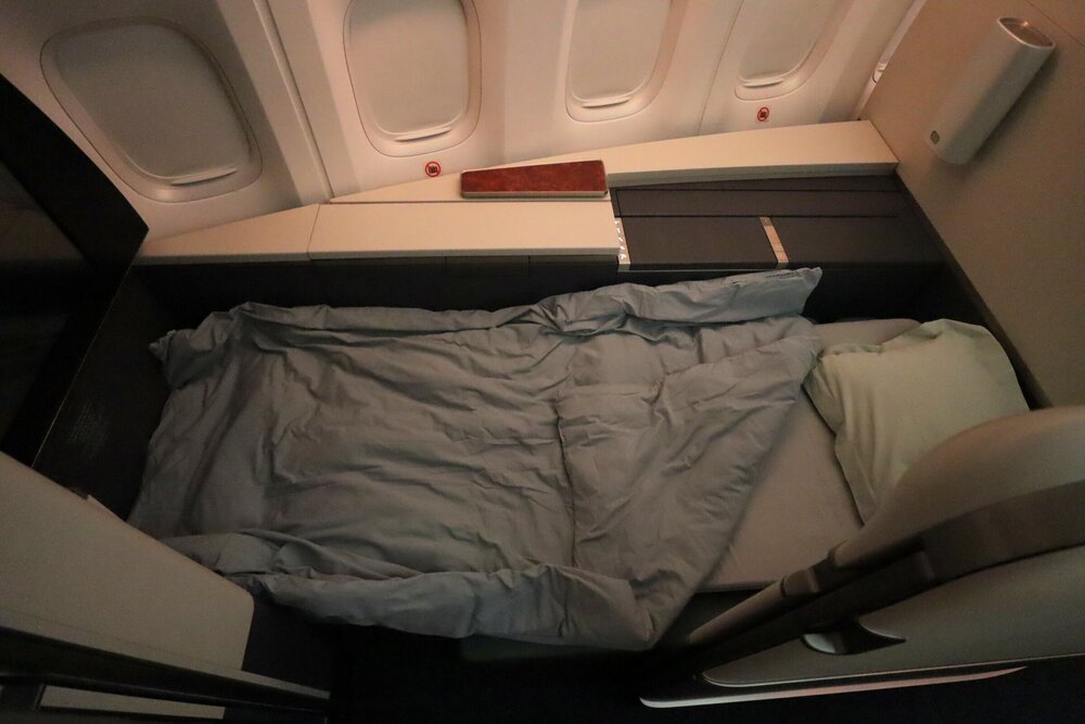 Korean Air 747 First Class – Bed