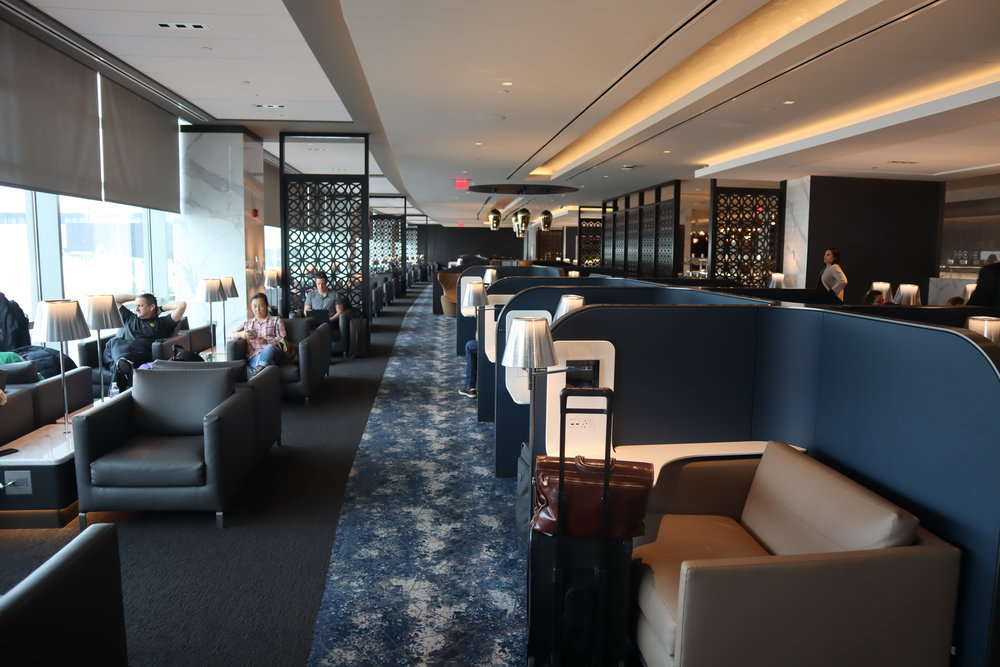 United Polaris Lounge Newark – Main seating area