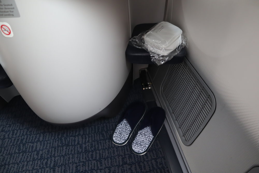 Air China business class – Footwell