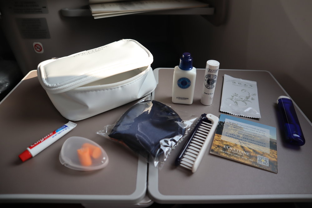 Air China business class – Amenity kit contents