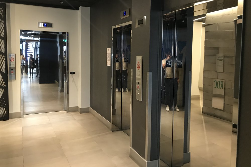 Renaissance Montreal Downtown – Elevator