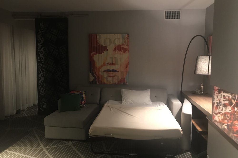 Renaissance Montreal Downtown – King Suite