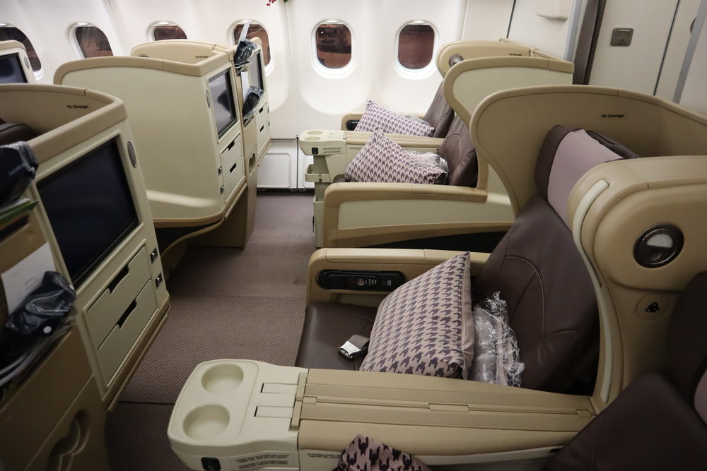 Singapore Airlines A330 business class – Cabin