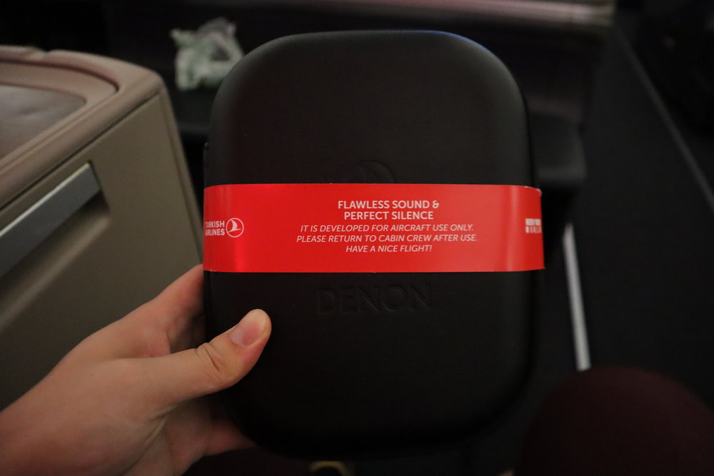 Turkish Airlines A330 business class – Headphones