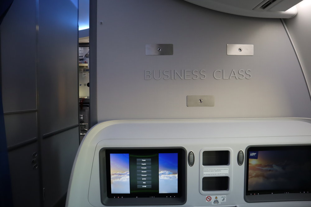 LOT Polish Airlines business class – Sign