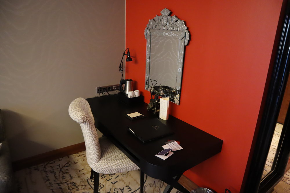 Hotel Telegraaf Tallinn – Junior suite desk