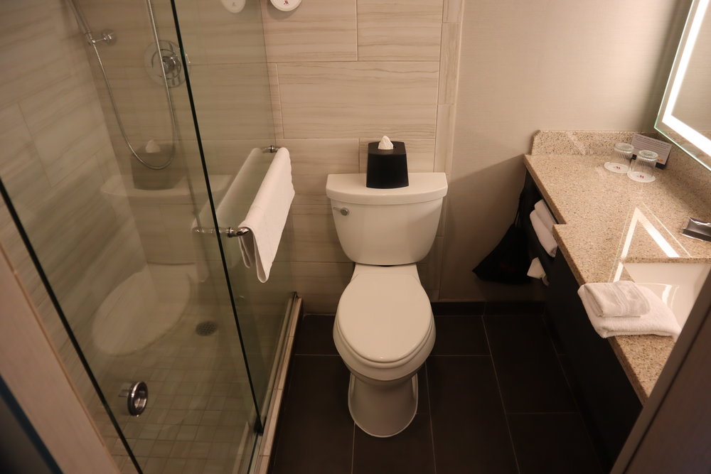 Portland Marriott Downtown Waterfront– Bathroom