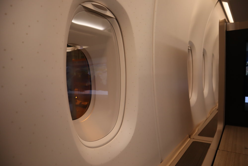 Asiana Airlines First Class – Airbus A380 additional space