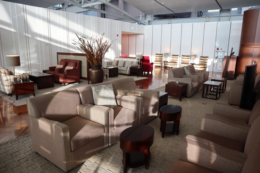 Asiana Airlines First Class Lounge – Seating area