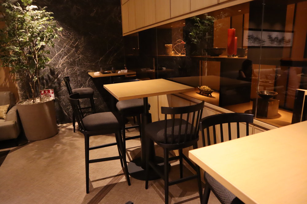 The Prince Sakura Tower Tokyo – Executive Lounge seating