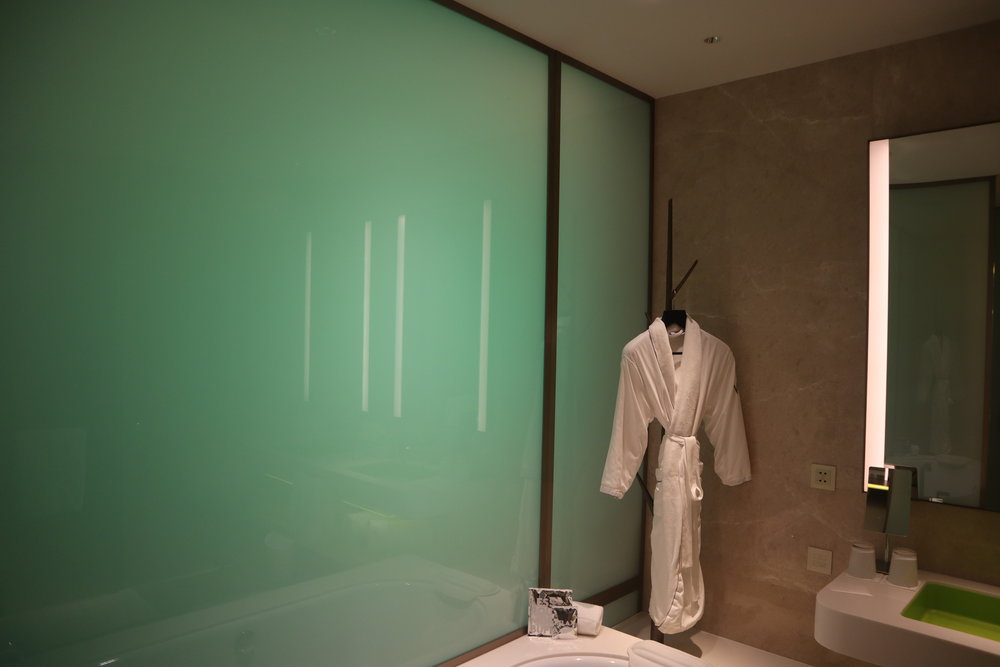 W Suzhou – Spectacular Room opaque frosted glass