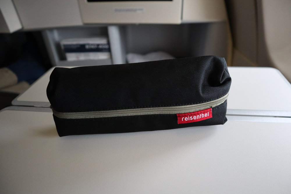 Lufthansa 747-400 business class – Amenity kit