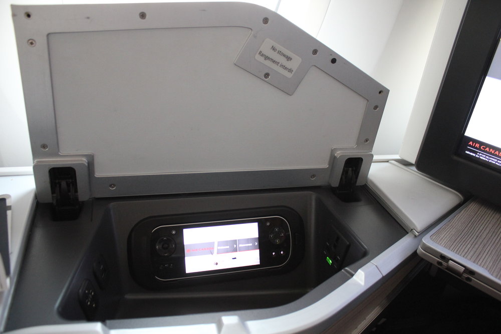 Air Canada business class – Storage compartment