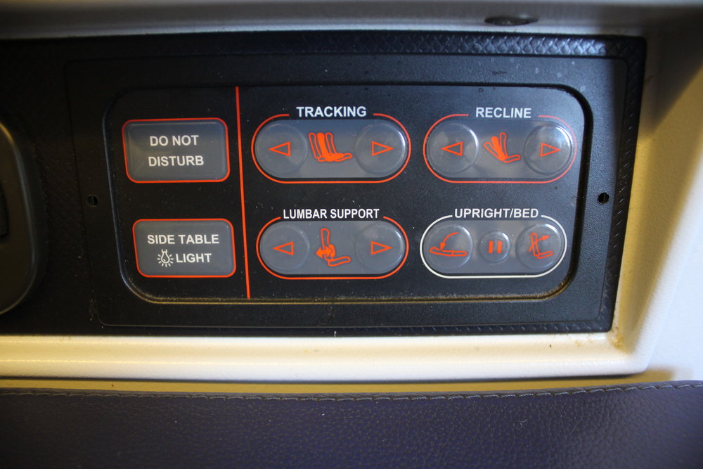 ANA 777 business class – Seat controls