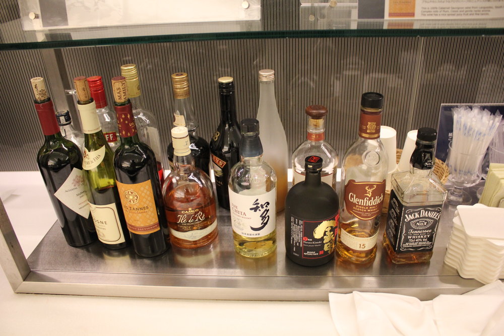 ANA Suite Lounge Tokyo Haneda – Premium spirits