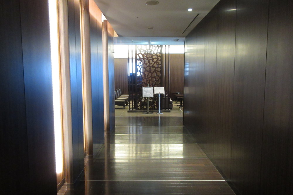 Japan Airlines First Class Lounge Tokyo Narita – Hallway