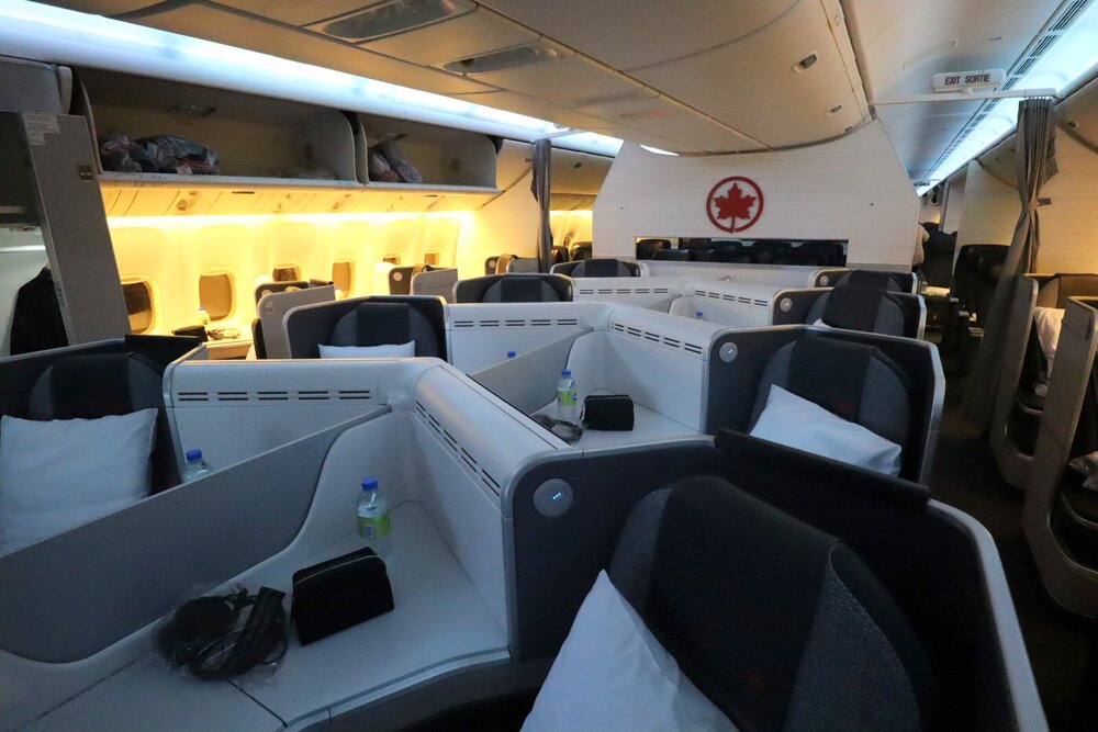 Air Canada 777 business class – Mini-cabin