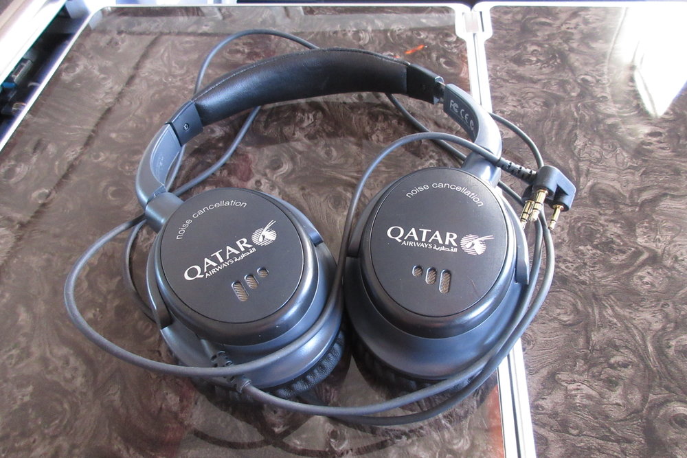 Qatar Airways 777 business class – Headphones