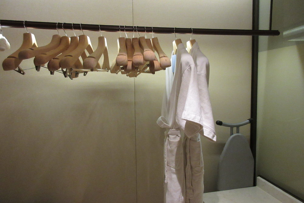 The Ritz-Carlton, Bali – Walk-in closet