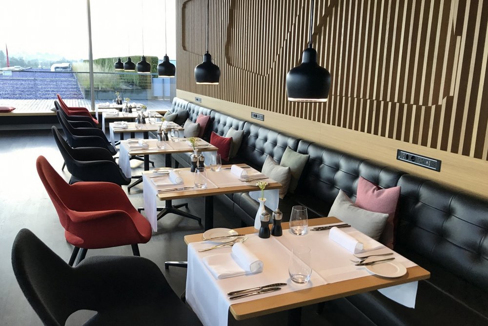 Swiss First Class Lounge Zurich – Dining tables