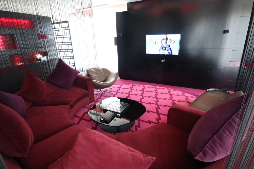 W Doha – WOW Suite sitting area