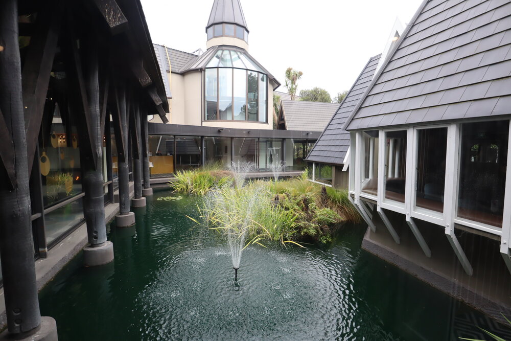 Chateau on the Park Christchurch – Artificial pond