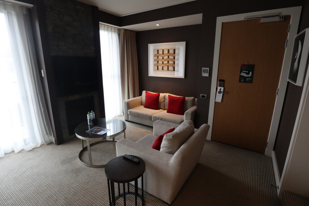 Hilton Queenstown – King Deluxe Lakeview room