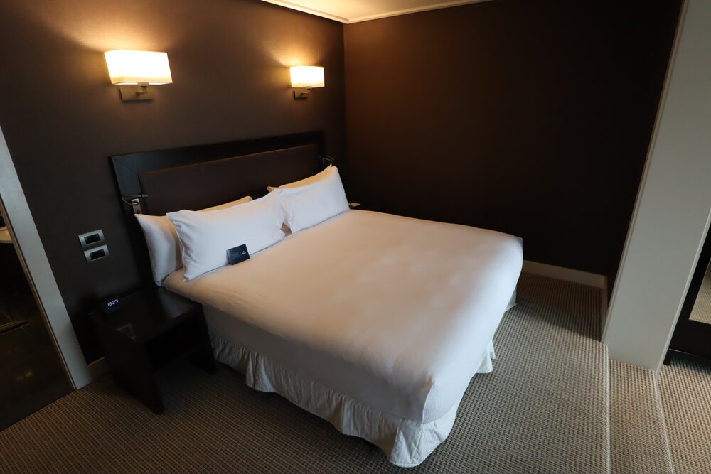 Hilton Queenstown – King bed