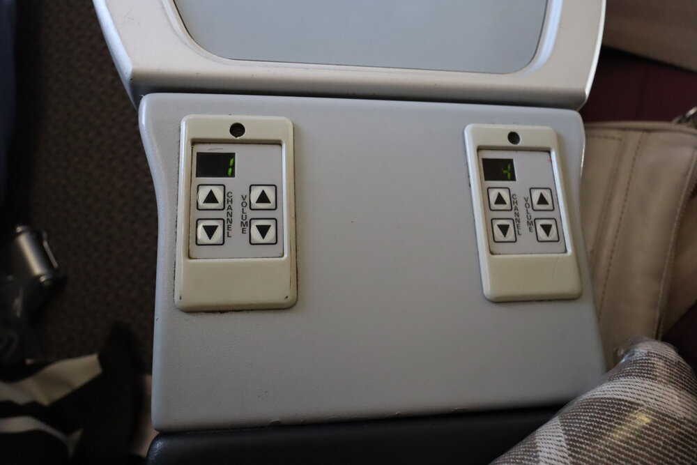 Fiji Airways 737 business class – Audio entertainment controls