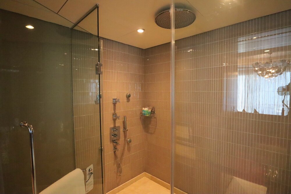 W Doha – WOW Suite shower