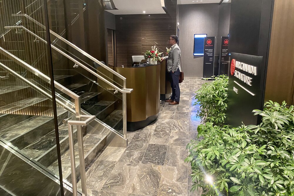 Air Canada Signature Suite Vancouver – Entrance