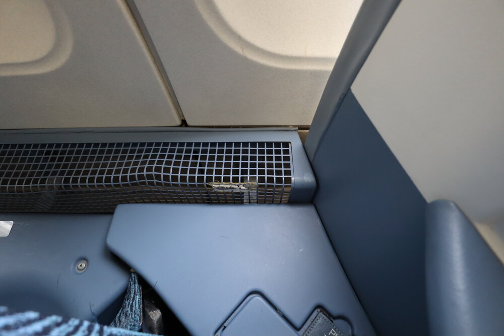 Air Canada A330 business class – Wear and tear