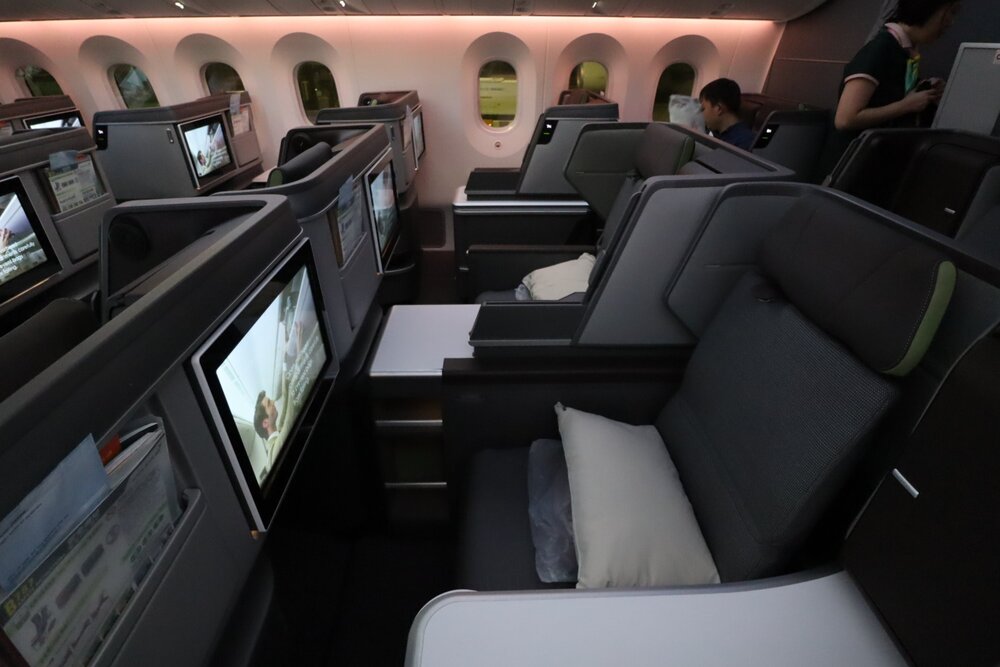 EVA Air 787 business class – Middle seats