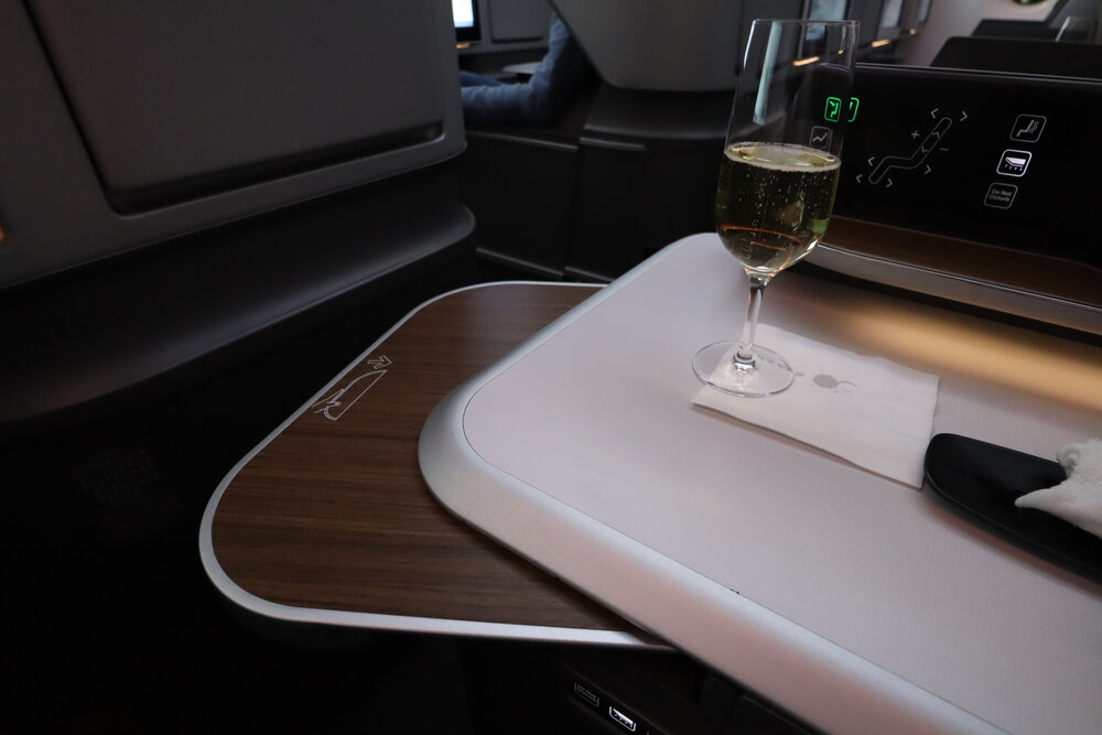 EVA Air 787 business class – Tray table