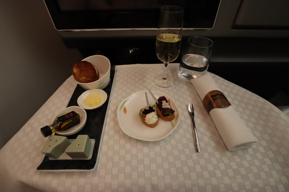 EVA Air 787 business class – Amuse bouche