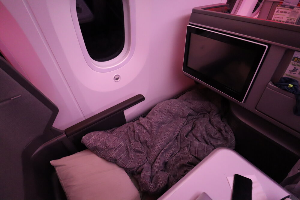 EVA Air 787 business class – Lie-flat bed