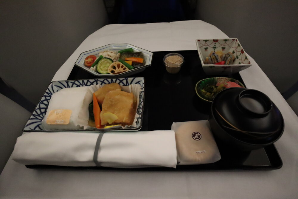 ANA 787 business class – Dinner