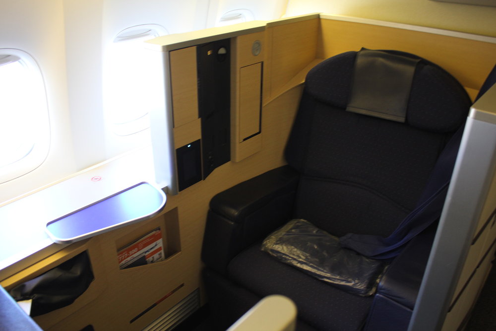 ANA 777 business class – First Class seat