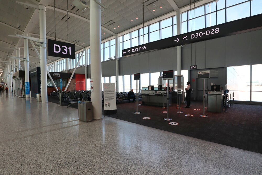 Toronto Pearson International Airport – Gate D31