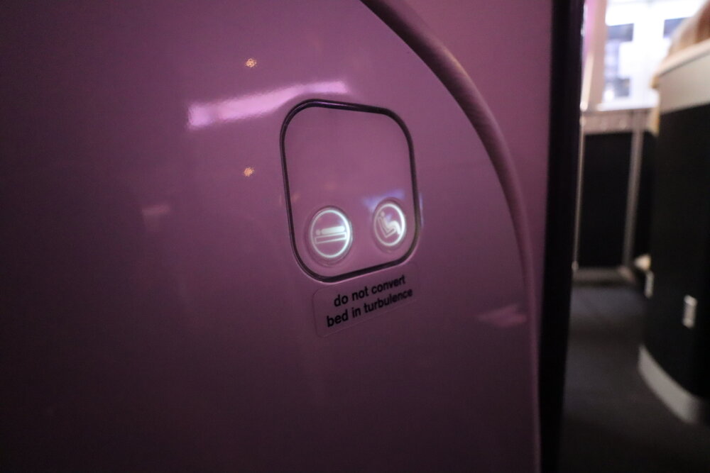 Air New Zealand business class – Seat controls