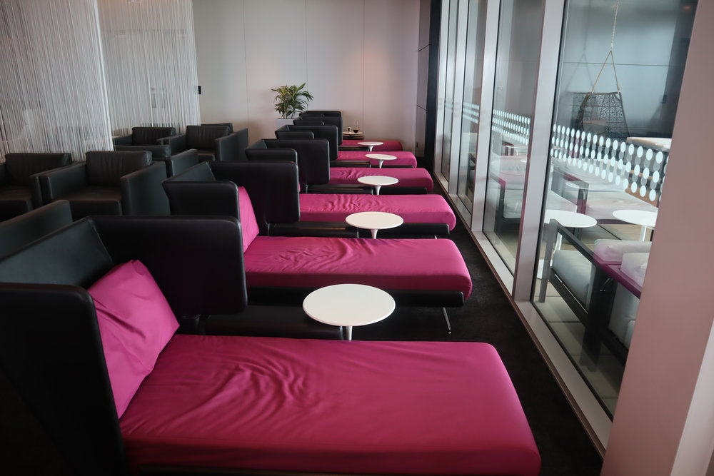 Air New Zealand Lounge Auckland – Daybeds