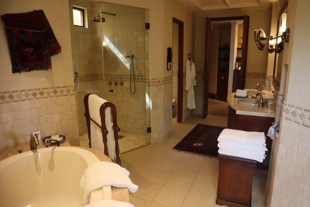 Al Maha Desert Resort Dubai – Bedouin Suite bathroom