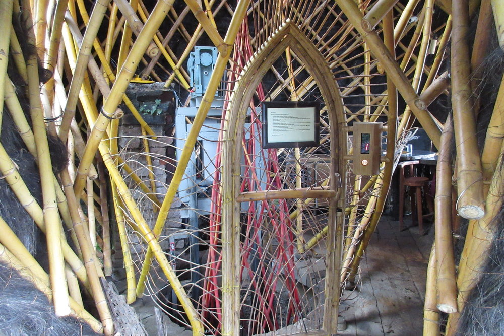 Bambu Indah Ubud – Bamboo elevator