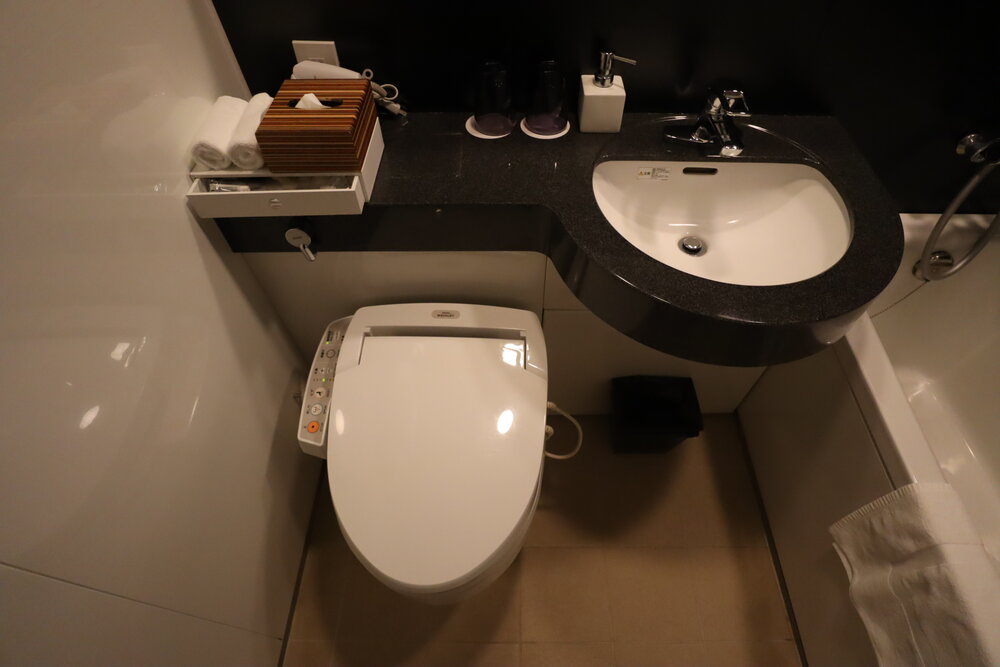 Courtyard Tokyo Station – Bathroom