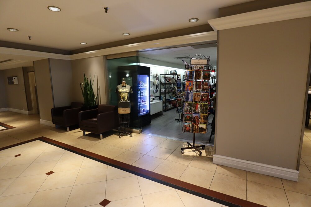 Delta Montreal – Gift shop