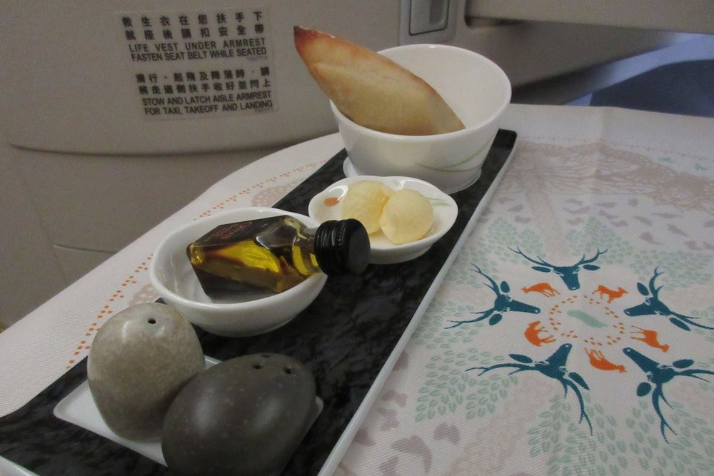 EVA Air business class Toronto to Taipei – Bread