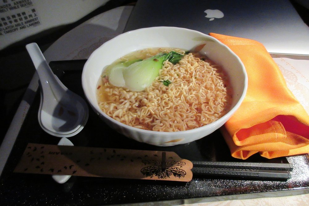 EVA Air business class Toronto to Taipei – Instant noodles