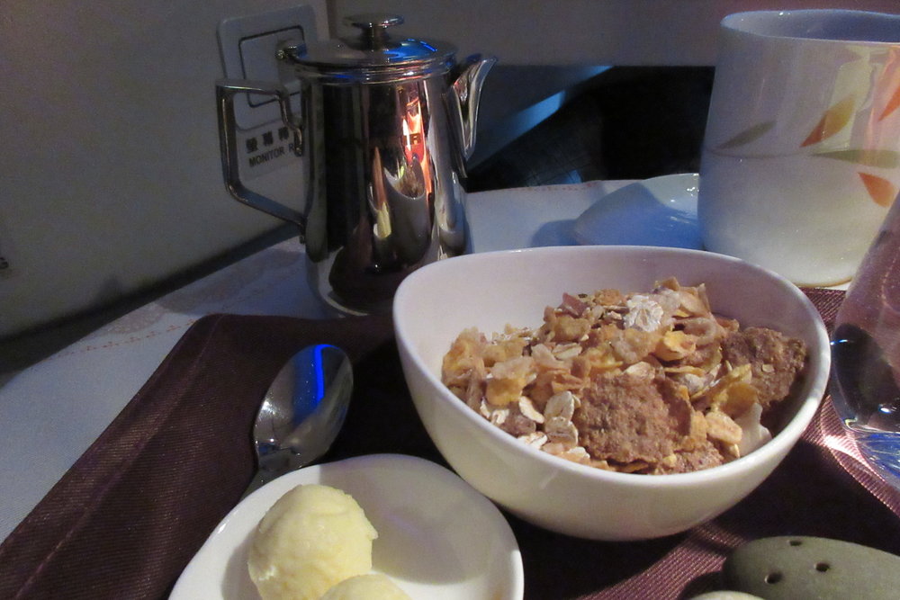 EVA Air business class Toronto to Taipei – Muesli