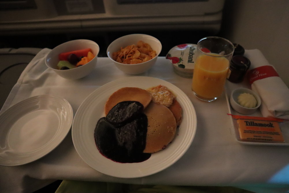 Ethiopian Airlines business class – Breakfast